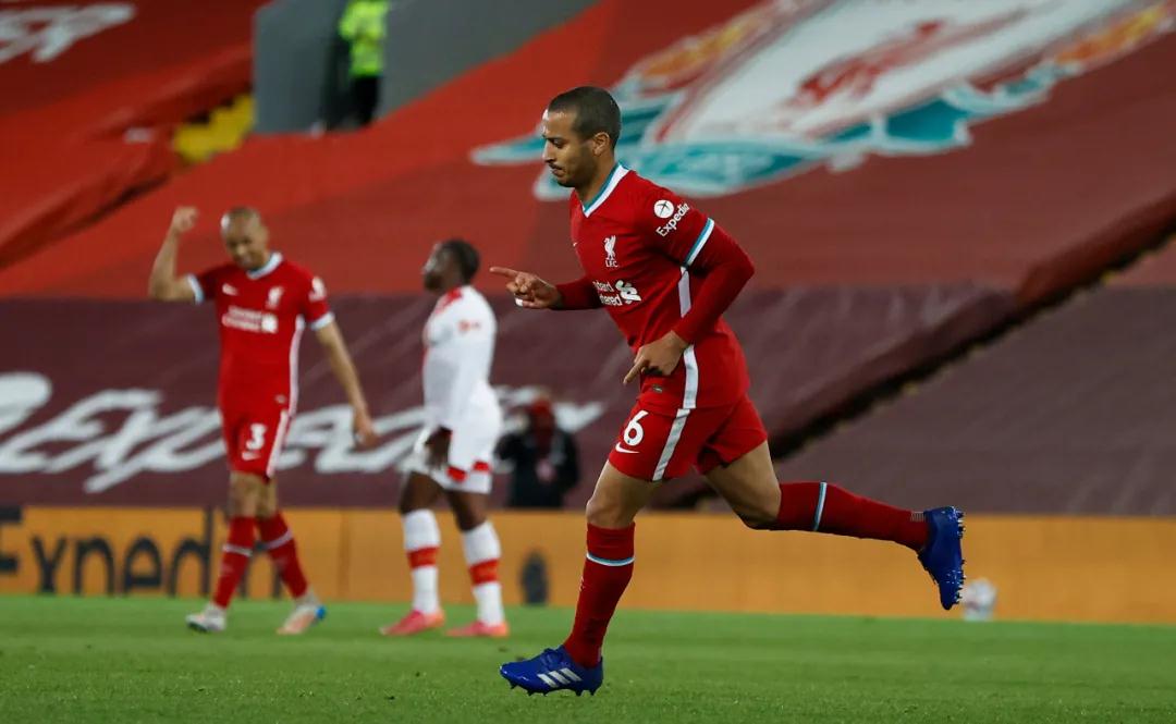 ملخص مباراة يوفنتوس ضد نابوليصراع العمالقة في الدوري الإيطالي